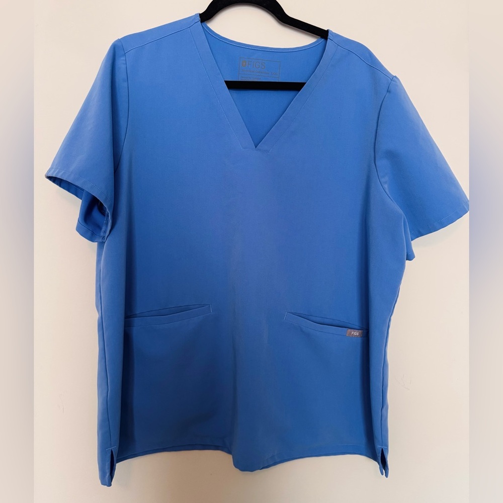 Ceil Blue Figs V-Neck Scrub Top